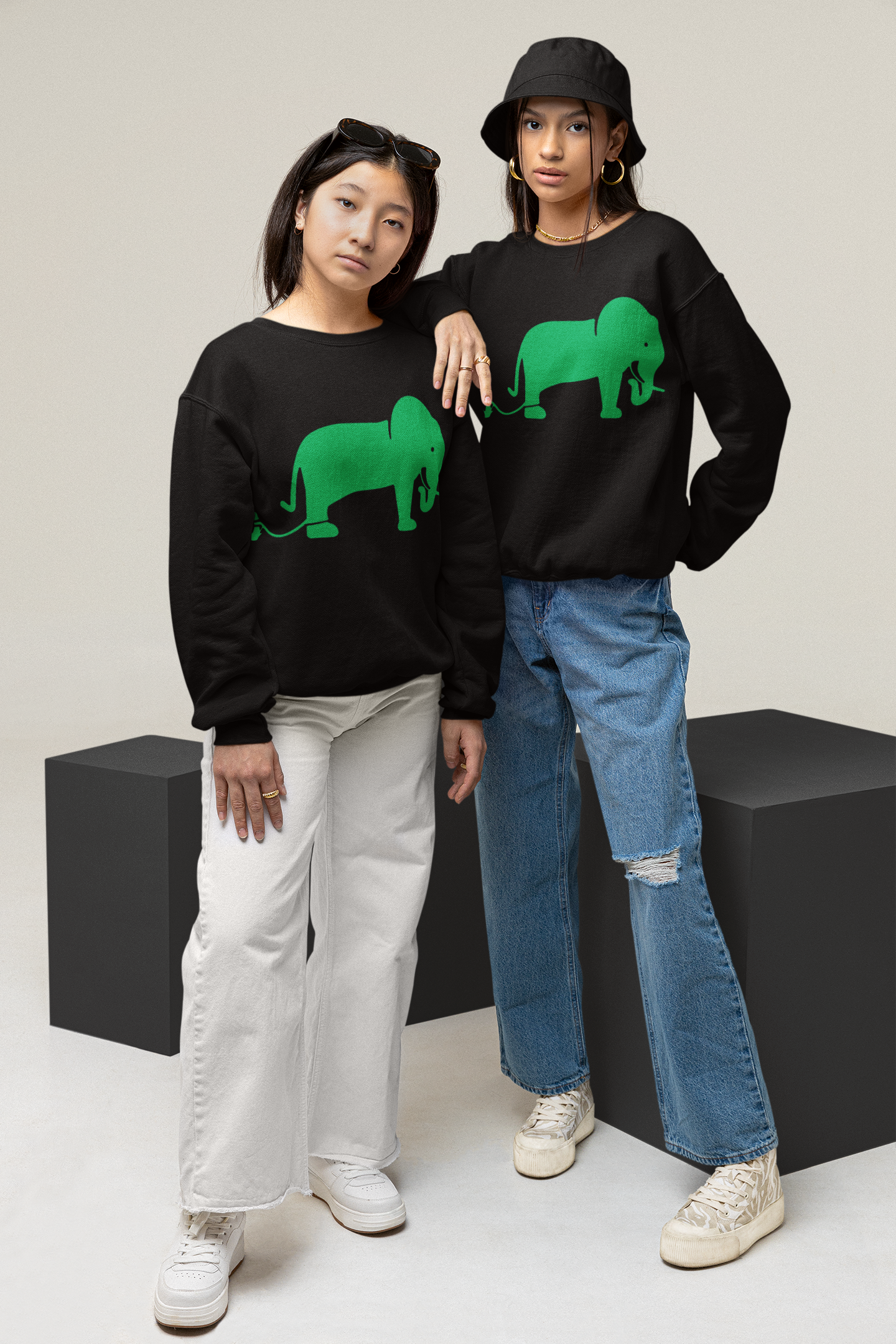 2.3 Women's Crewneck Pullovers - Black